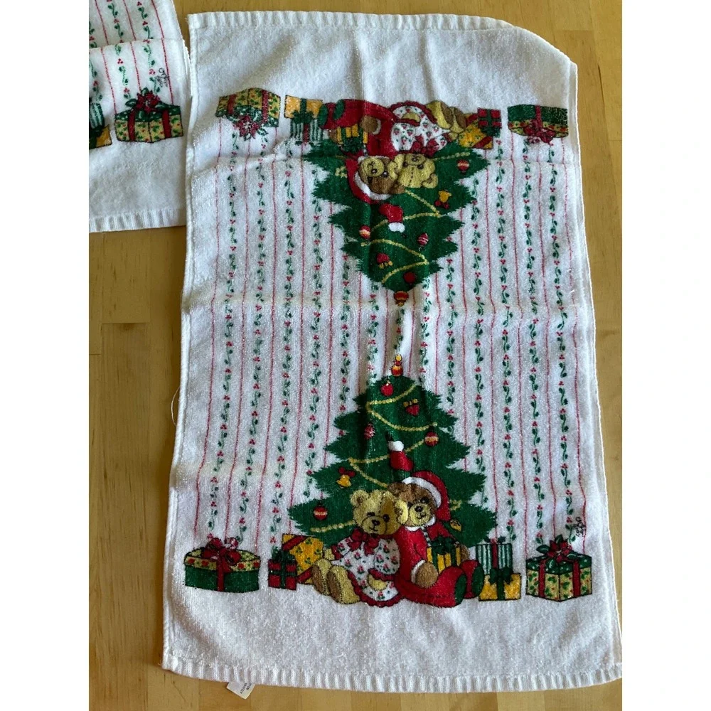 Vintage Christmas Hand Towels Set of 2 Teddy Bears Christmas Tree Holiday Decor